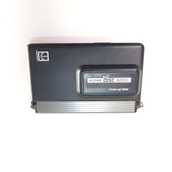 YASHICA U-matic 8mm Vintage Movie Camera Reflex ZOOM f/1.8 9-28mm Lens JAPAN - Picture 10 of 12